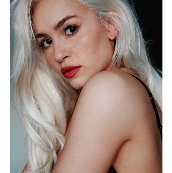 platinum blonde wig